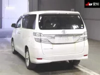 Toyota VELLFIRE лот № 30572 оценка 3.5  с аукциона в Японии 1