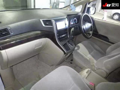 Toyota VELLFIRE  с аукциона в Японии