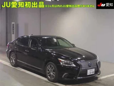 Lexus LS  с аукциона в Японии
