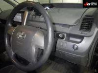 Toyota VOXY лот № 30463 оценка 3.5  с аукциона в Японии 4