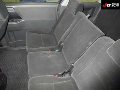 Toyota VOXY  с аукциона в Японии