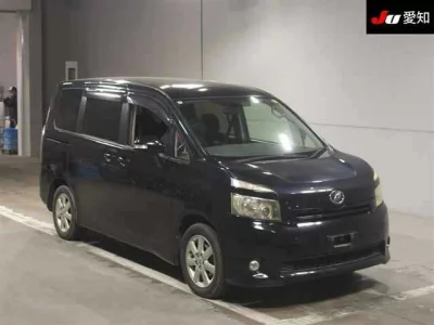 Toyota VOXY  с аукциона в Японии