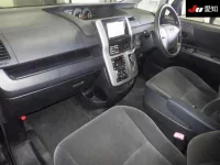 Toyota VOXY лот № 30595 оценка 3.5  с аукциона в Японии 2