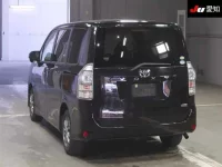 Toyota VOXY лот № 30595 оценка 3.5  с аукциона в Японии 1