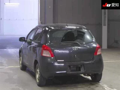 Toyota VITZ  с аукциона в Японии