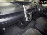 Toyota VOXY лот № 161 оценка 3.5  с аукциона в Японии 2