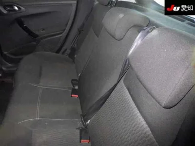 Peugeot 208  с аукциона в Японии