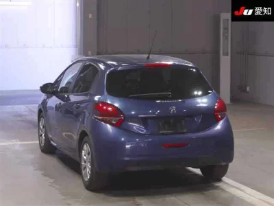 Peugeot 208  с аукциона в Японии