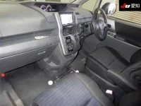 Toyota VOXY лот № 5117 оценка 3.5  с аукциона в Японии 2