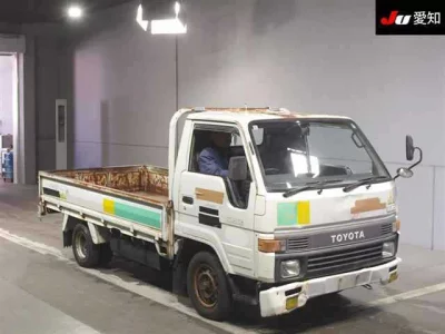 Toyota HIACE TRUCK  с аукциона в Японии
