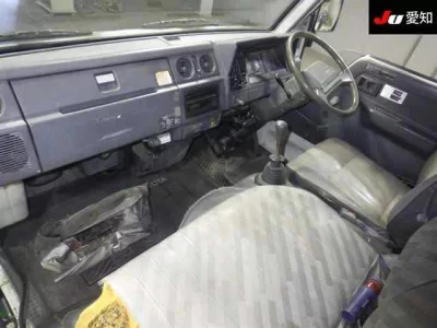 Toyota HIACE TRUCK  с аукциона в Японии