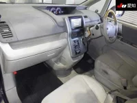 Toyota NOAH лот № 30580 оценка 3.5  с аукциона в Японии 2