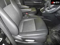 Toyota NOAH лот № 30590 оценка 4  с аукциона в Японии 5