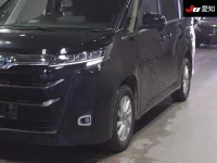 Toyota NOAH лот № 30590 оценка 4  с аукциона в Японии 6