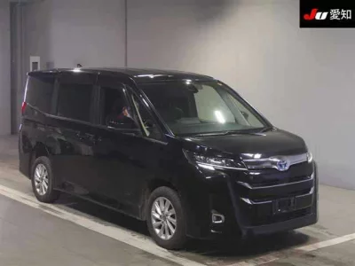 Toyota NOAH  с аукциона в Японии