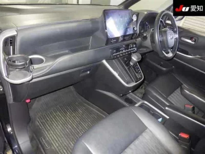 Toyota NOAH  с аукциона в Японии