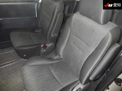 Toyota NOAH  с аукциона в Японии