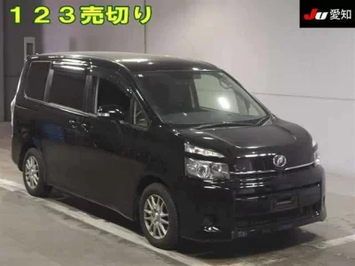 Toyota VOXY  с аукциона в Японии