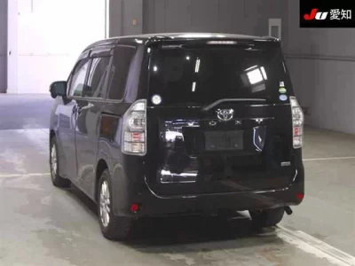 Toyota VOXY  с аукциона в Японии