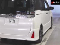 Toyota VOXY лот № 3088 оценка 4.5  с аукциона в Японии 7