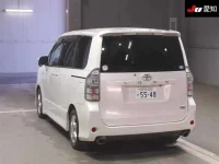 Toyota VOXY лот № 4219 оценка 3.5  с аукциона в Японии 1