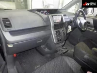 Toyota VOXY лот № 4232 оценка 3.5  с аукциона в Японии 2