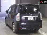 Toyota VOXY лот № 4232 оценка 3.5  с аукциона в Японии 1