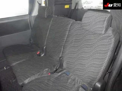 Toyota VOXY  с аукциона в Японии