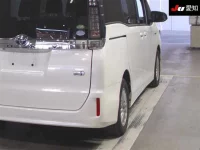 Toyota VOXY лот № 4269 оценка 4  с аукциона в Японии 7