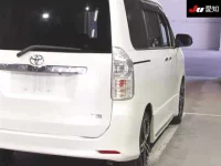 Toyota VOXY лот № 30633 оценка R  с аукциона в Японии 7