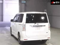 Toyota VOXY лот № 30633 оценка R  с аукциона в Японии 1