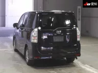 Toyota VOXY лот № 30640 оценка 3.5  с аукциона в Японии 1