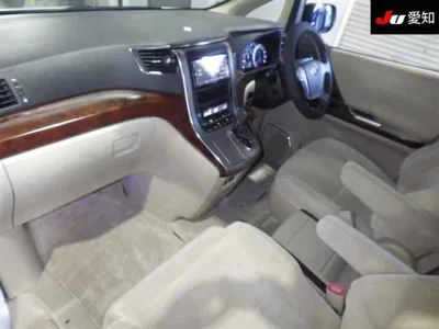 Toyota VELLFIRE  с аукциона в Японии