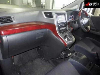 Toyota VELLFIRE  с аукциона в Японии