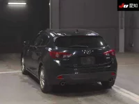 Mazda AXELA лот № 30490 оценка 3.5  с аукциона в Японии 1