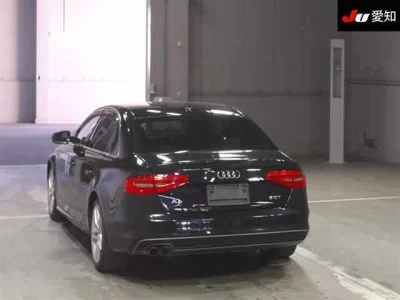 Audi A4  с аукциона в Японии