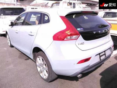 Volvo V40