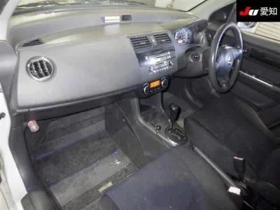 Suzuki SWIFT  с аукциона в Японии
