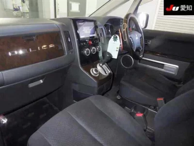 Mitsubishi DELICA D5