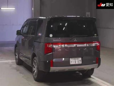 Mitsubishi DELICA D5