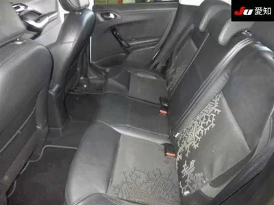 Peugeot 208  с аукциона в Японии