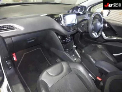 Peugeot 208  с аукциона в Японии