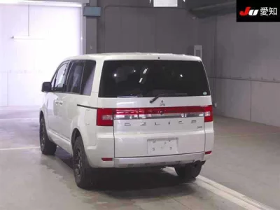 Mitsubishi DELICA D5