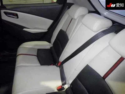 Mazda DEMIO  с аукциона в Японии