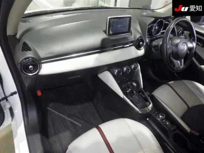 Mazda DEMIO  с аукциона в Японии