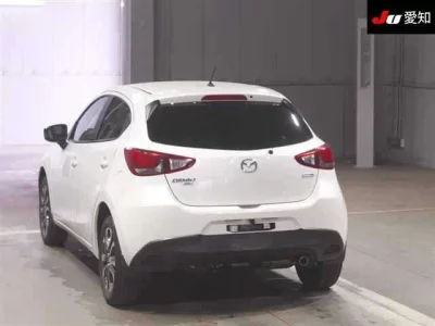 Mazda DEMIO  с аукциона в Японии