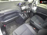 Toyota VOXY лот № 30741 оценка 3.5  с аукциона в Японии 2