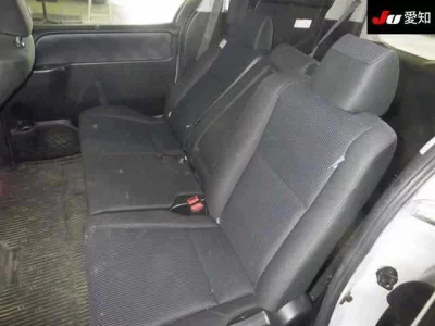 Toyota VOXY  с аукциона в Японии