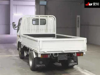 Toyota DYNA  с аукциона в Японии