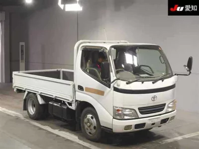 Toyota DYNA  с аукциона в Японии